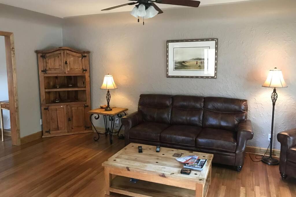 كولورادو سبرينغس Charming Remodeled Golf Course Area Home المظهر الخارجي الصورة